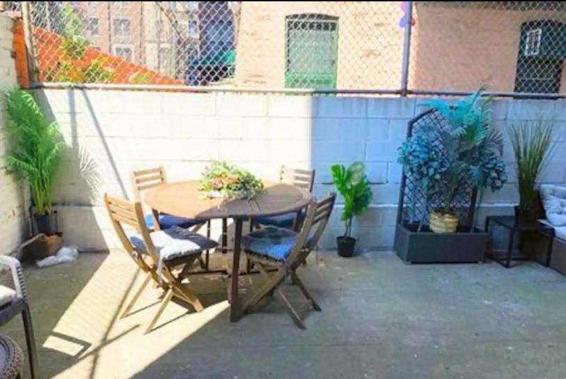 Discover A 3br Oasis Private Patio 20 Min To Times Square L Tuscano I Rumah percutian New York